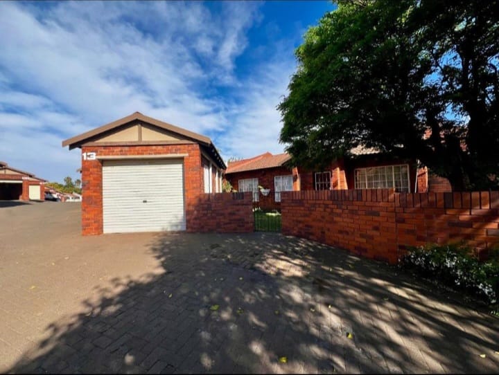 To Let 2 Bedroom Property for Rent in Langenhovenpark Free State
